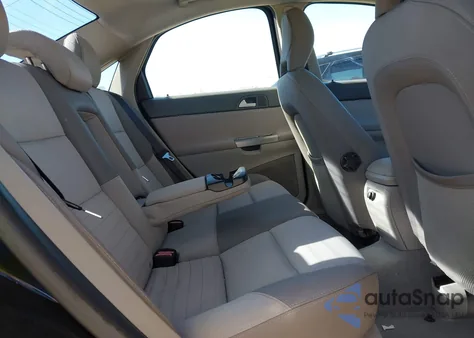 2007 Volvo S40 2.4I from USA, damaged, VIN YV1MS382372279200